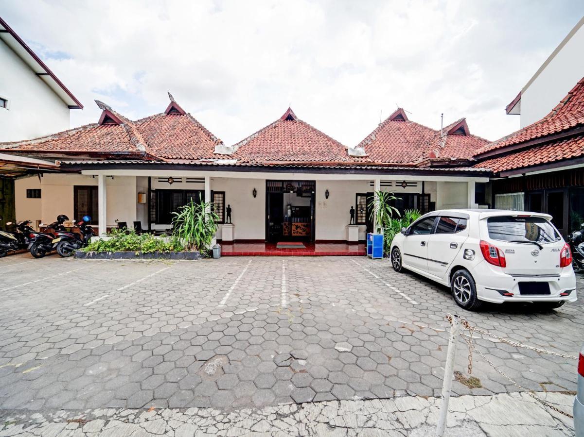 Oyo 90676 Oryza Hotel Yogyakarta Esterno foto