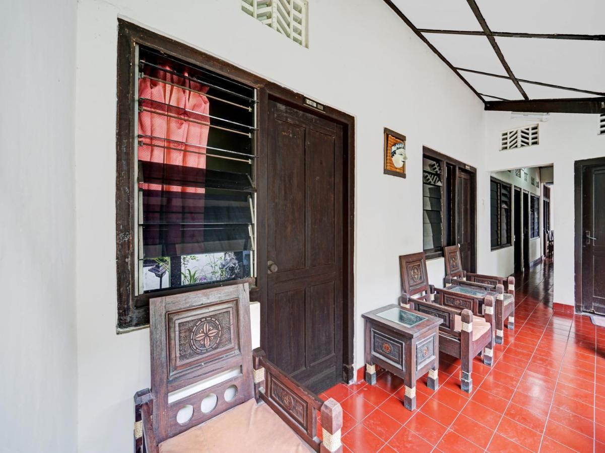 Oyo 90676 Oryza Hotel Yogyakarta Esterno foto