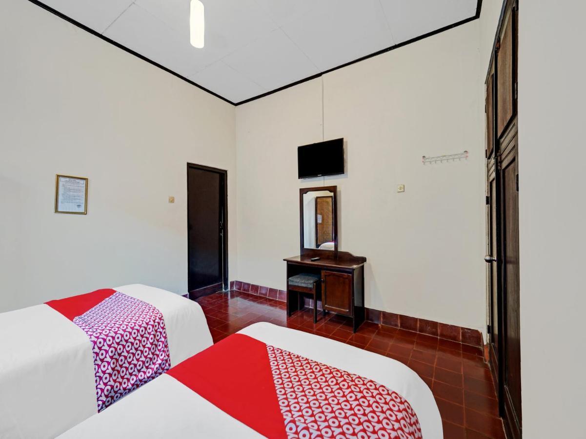 Oyo 90676 Oryza Hotel Yogyakarta Esterno foto