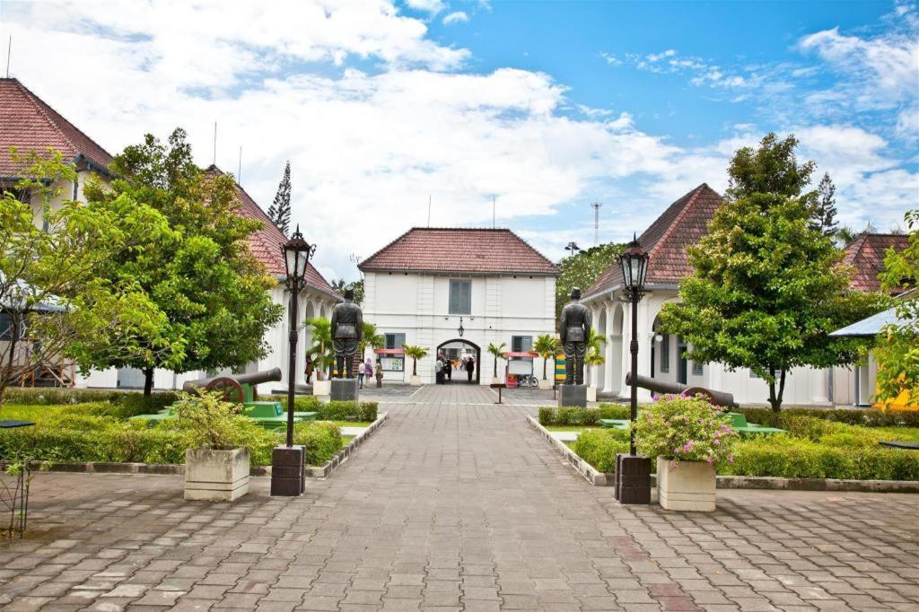 Oyo 90676 Oryza Hotel Yogyakarta Esterno foto